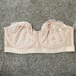 Lively lace strapless bra